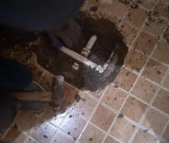 鹤城卫生间漏水维修公司为您分享下卫生间渗水如何处理及注意事项